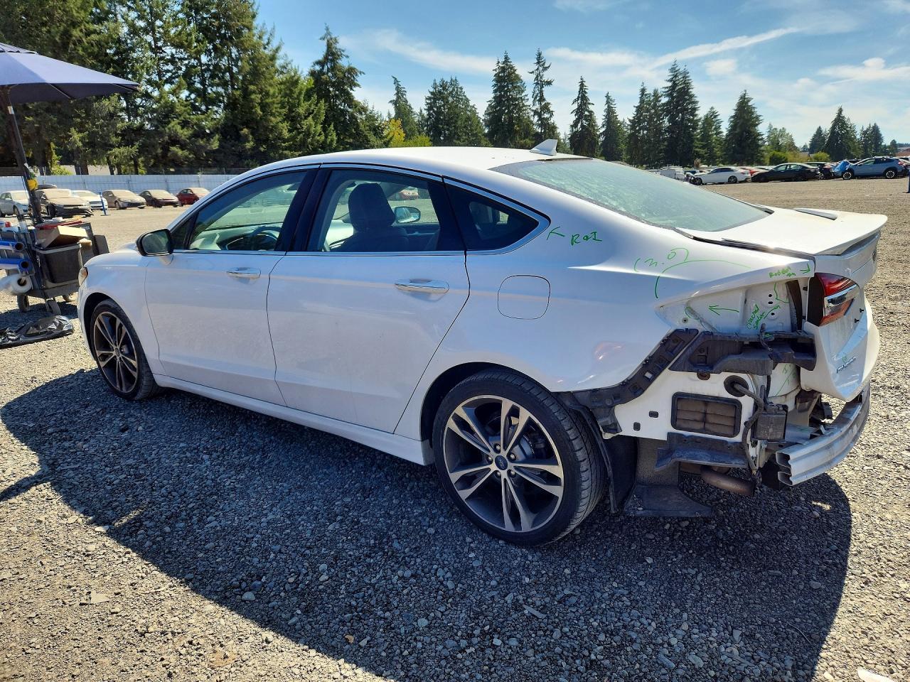 2020 Ford Fusion Titanium - zdjęcie 2