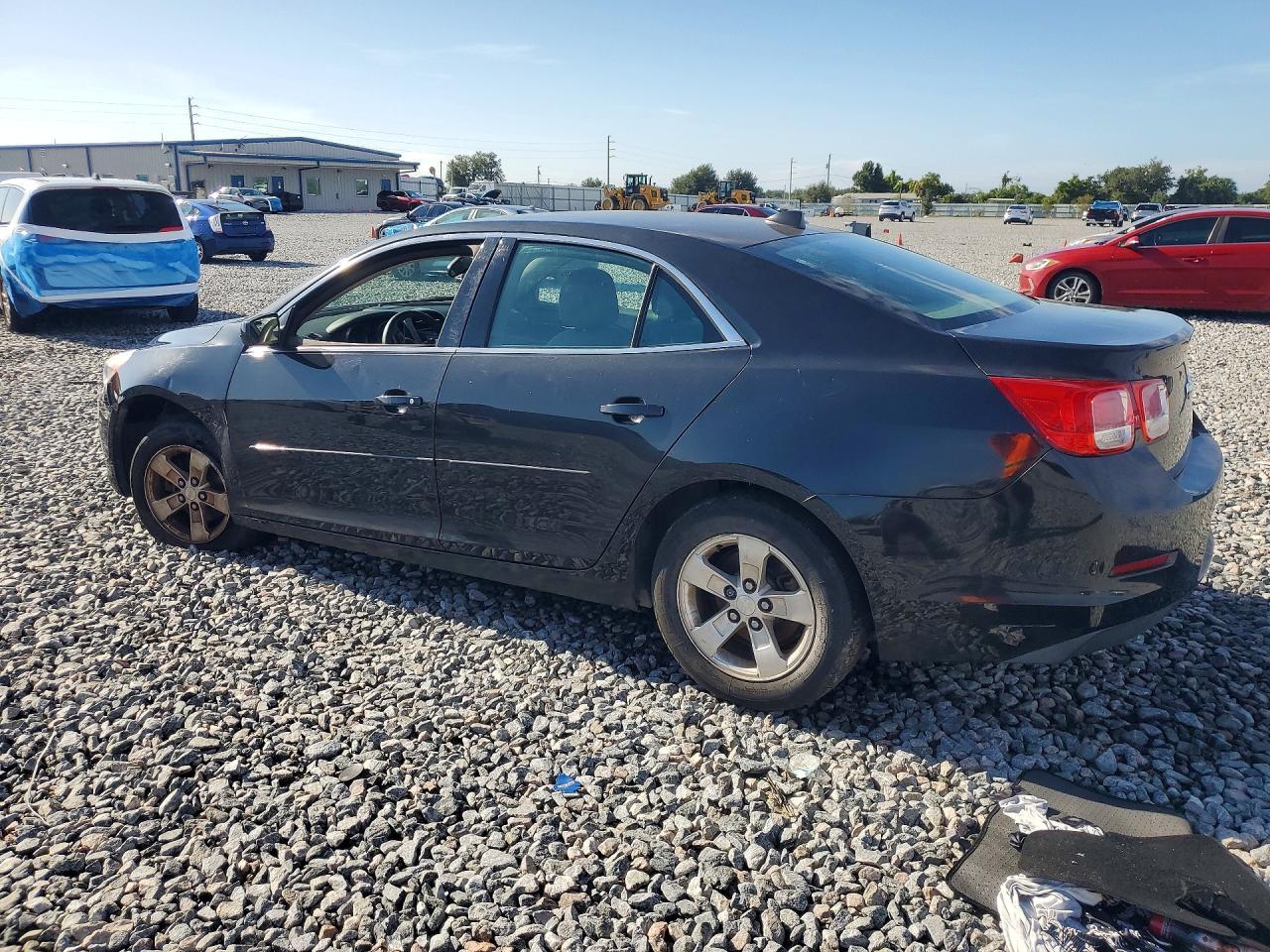2013 Chevrolet Malibu Ls - zdjęcie 2