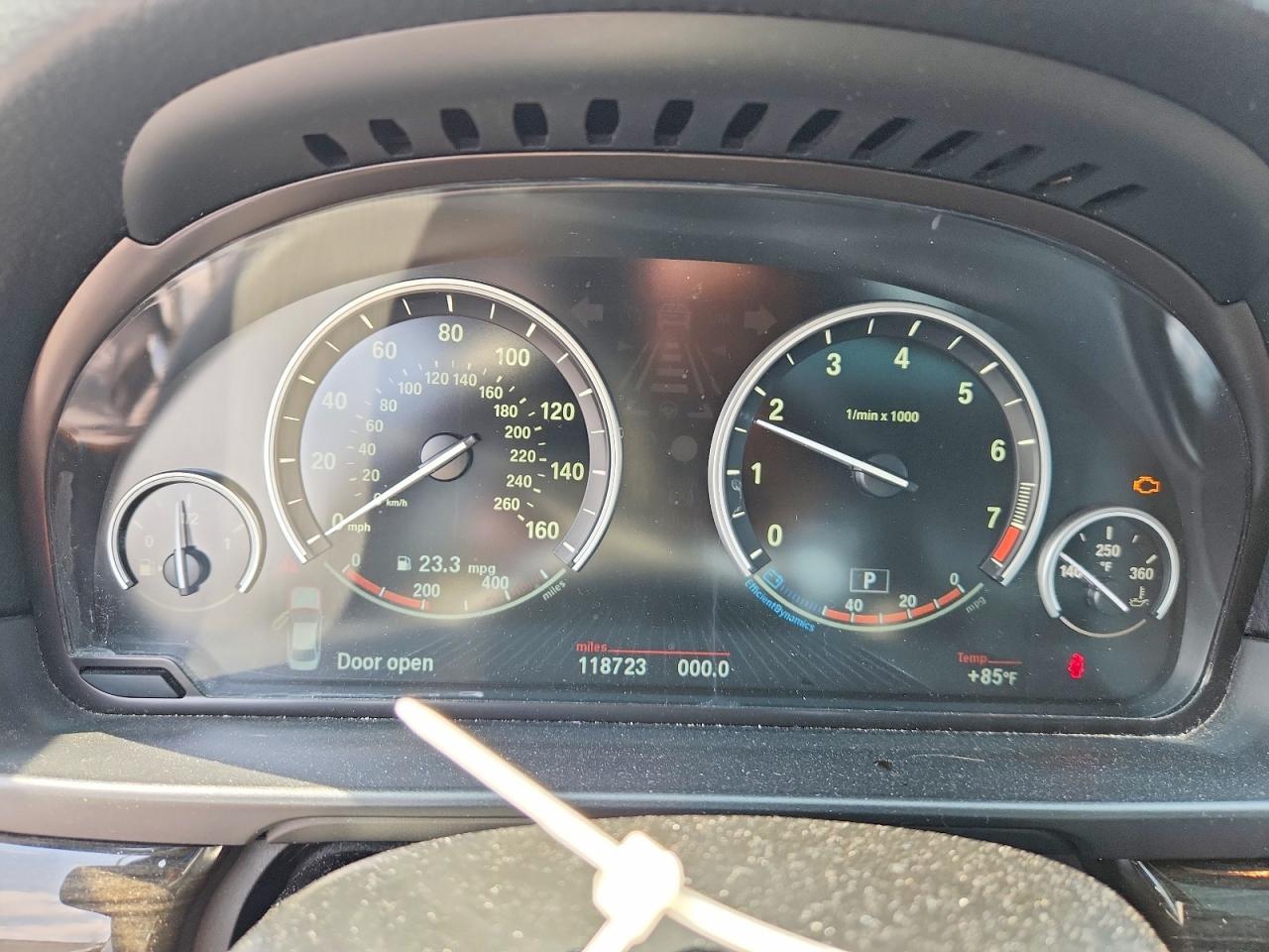 2015 BMW Seria 5 535i - zdjęcie 9