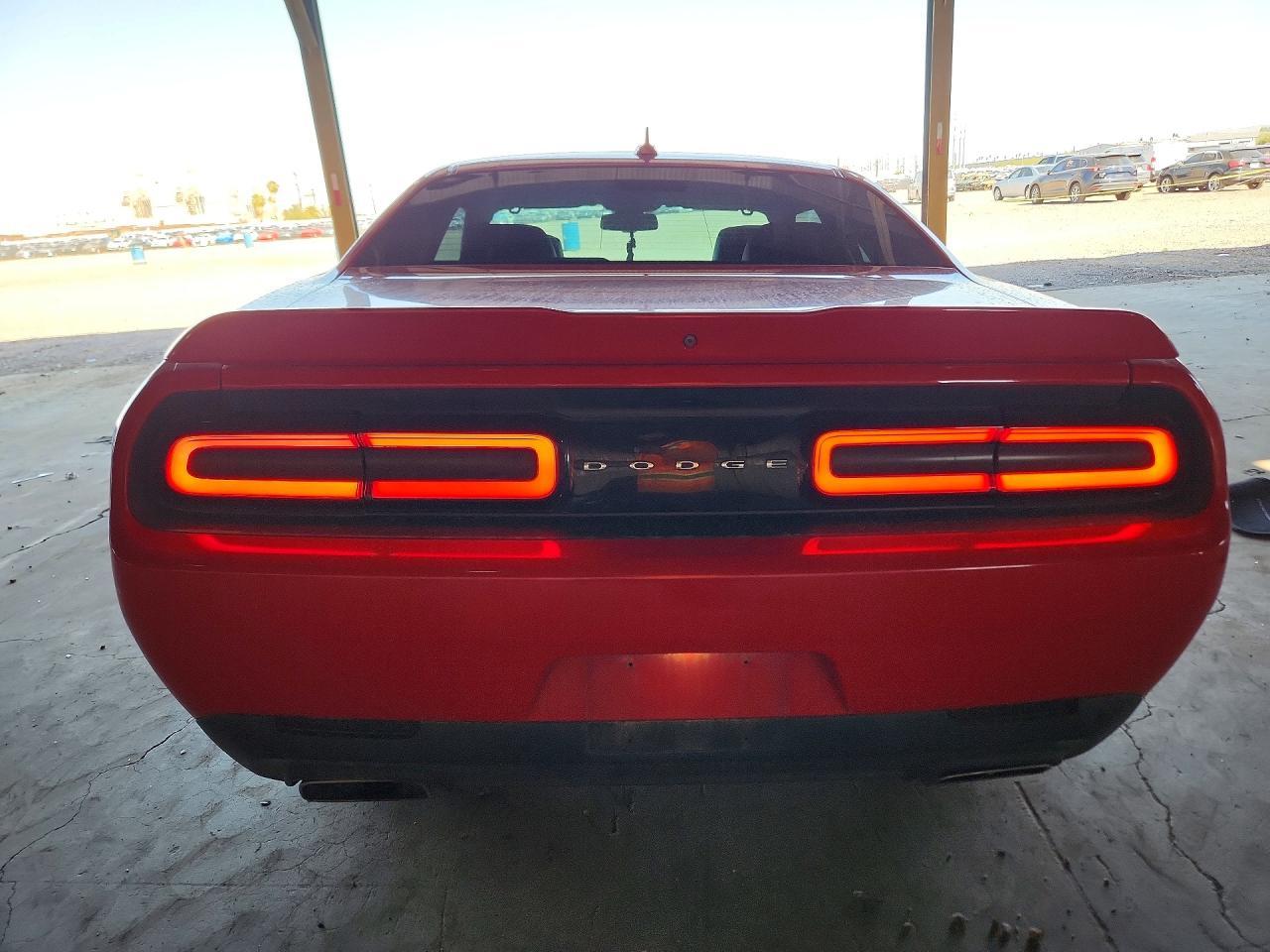 2016 Dodge Challenger R/T - zdjęcie 6