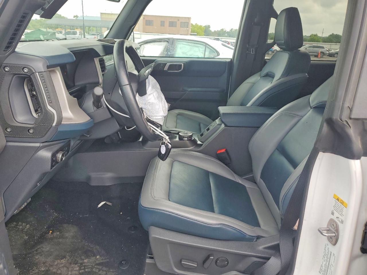 2024 Ford Bronco Outer Banks - zdjęcie 7
