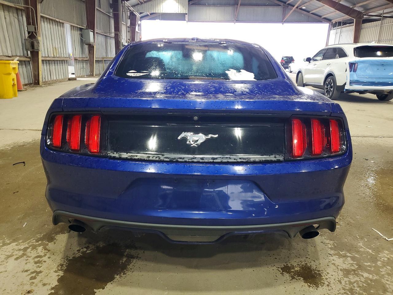 2015 Ford Mustang - zdjęcie 6