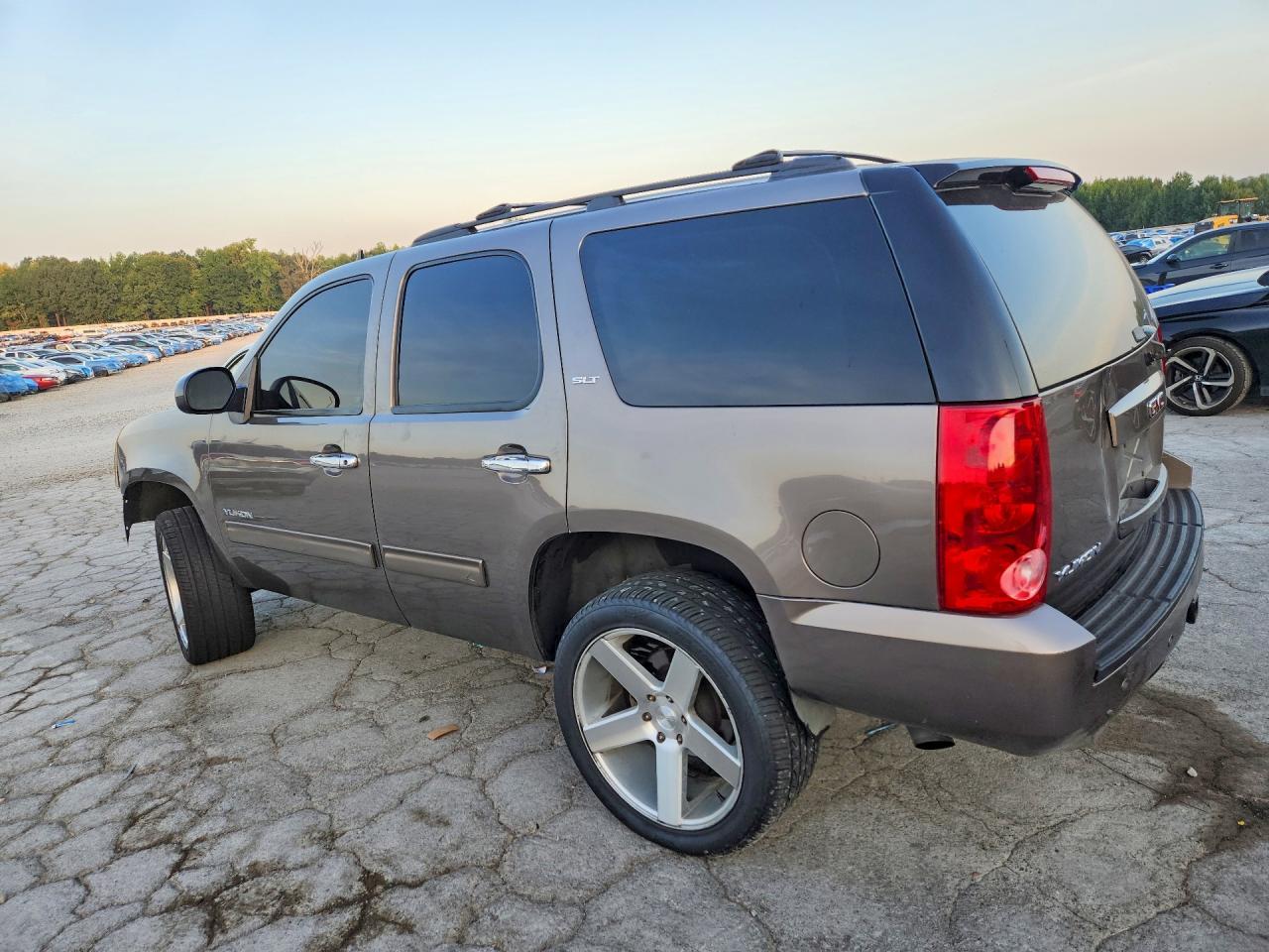 2013 GMC Yukon Slt - zdjęcie 2