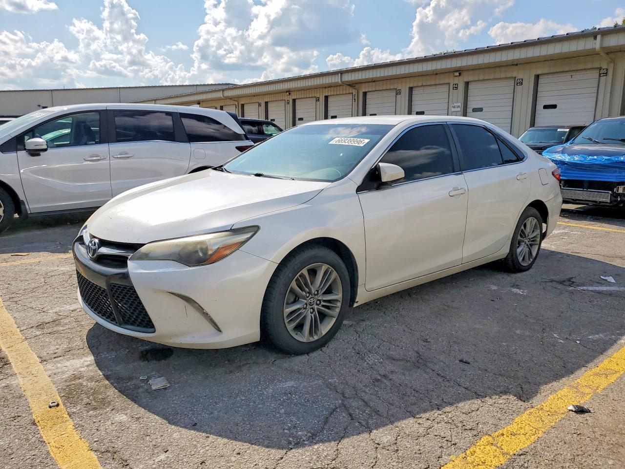 2015 Toyota Camry Se - zdjęcie główne