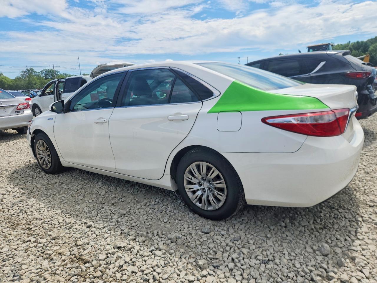 2017 Toyota Camry Hybrid Le - zdjęcie 2