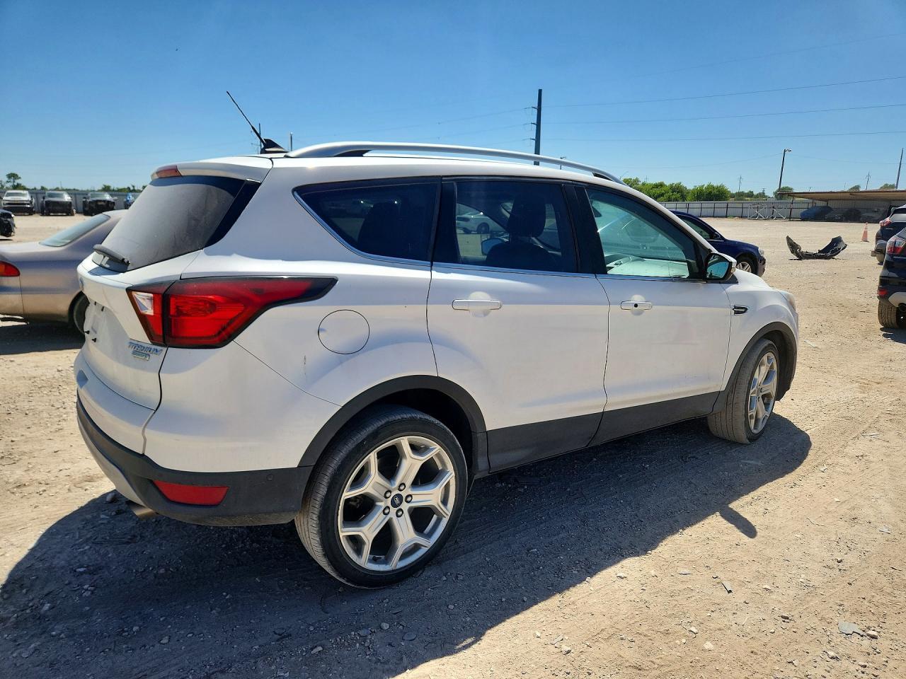 2019 Ford Escape Titanium - zdjęcie 3