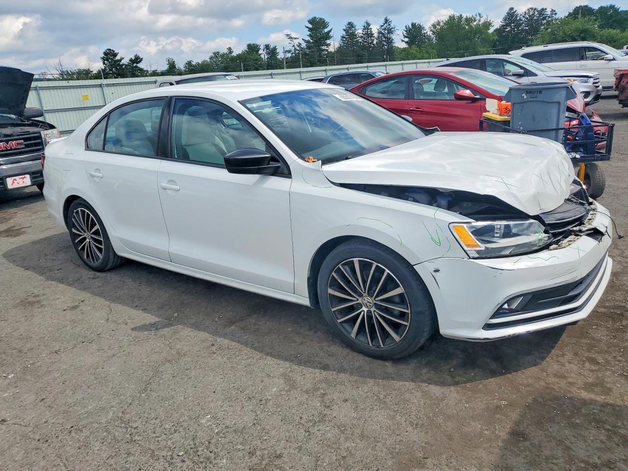 2016 Volkswagen Jetta Sport - zdjęcie 4
