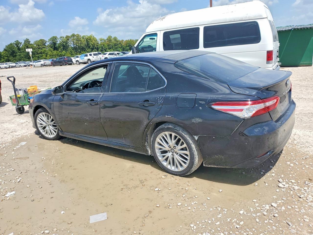 2018 Toyota Camry Xle - zdjęcie 2