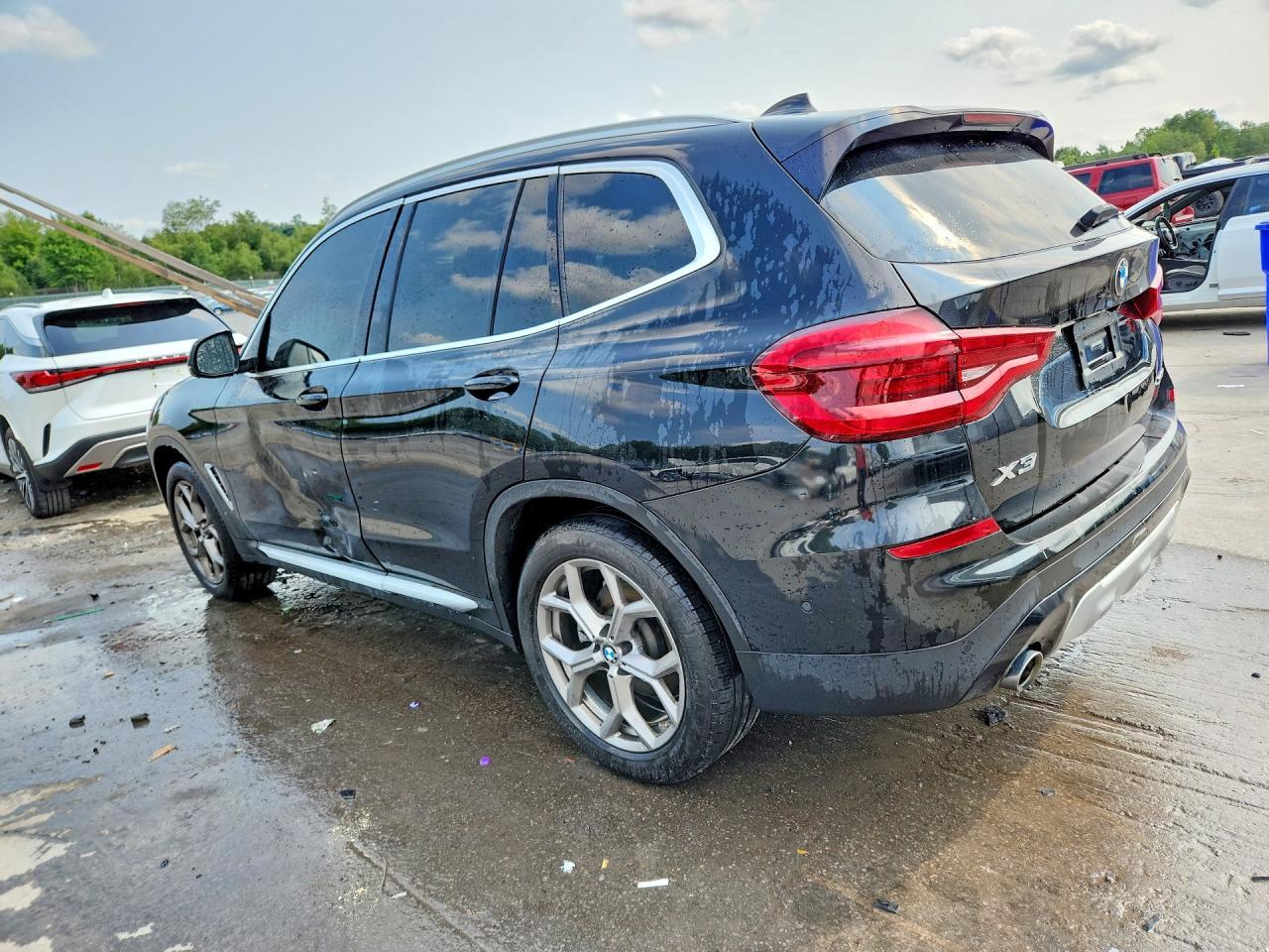 2021 BMW X3 xDrive30I - zdjęcie 2