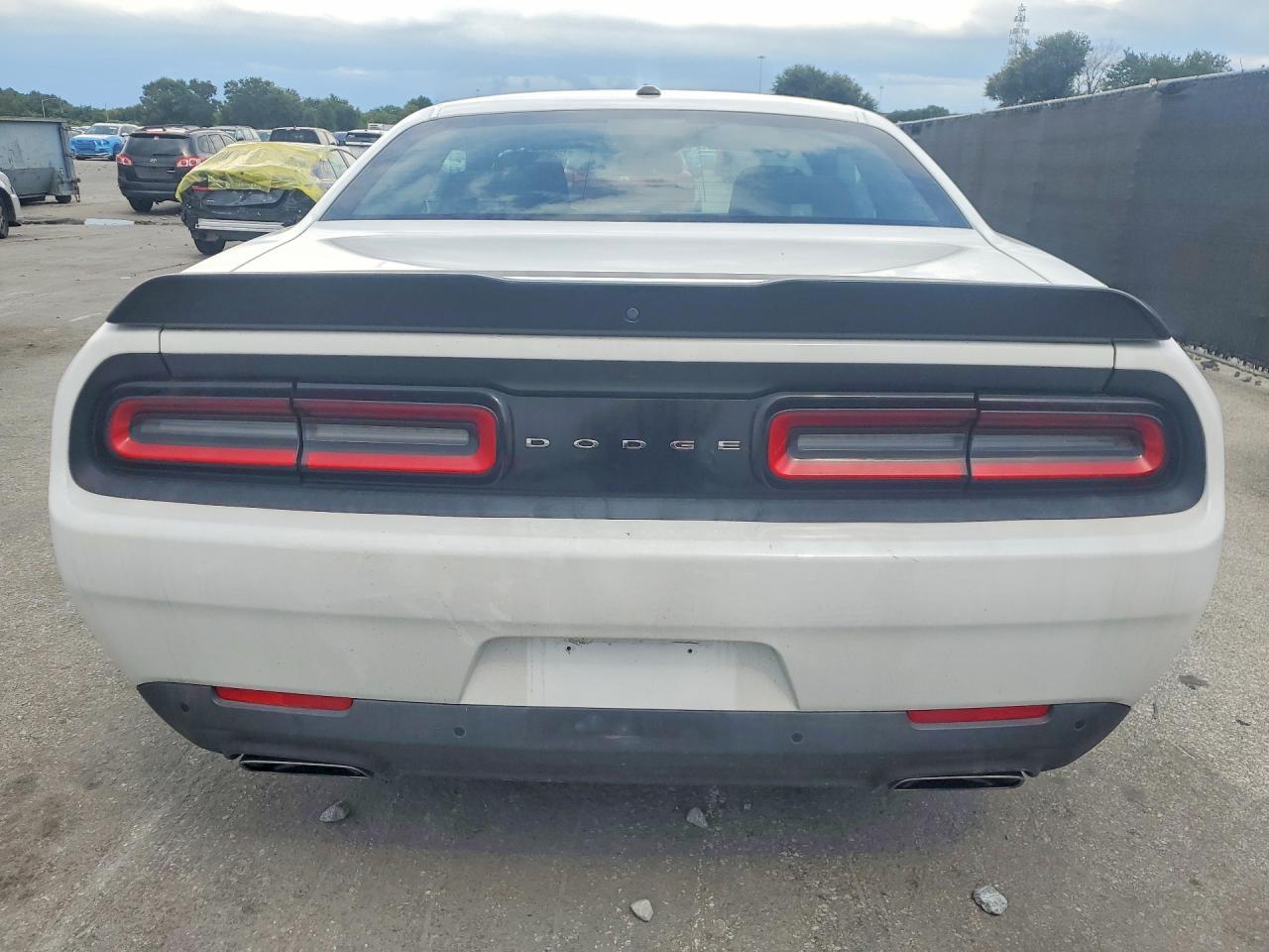 2023 Dodge Challenger - zdjęcie 6