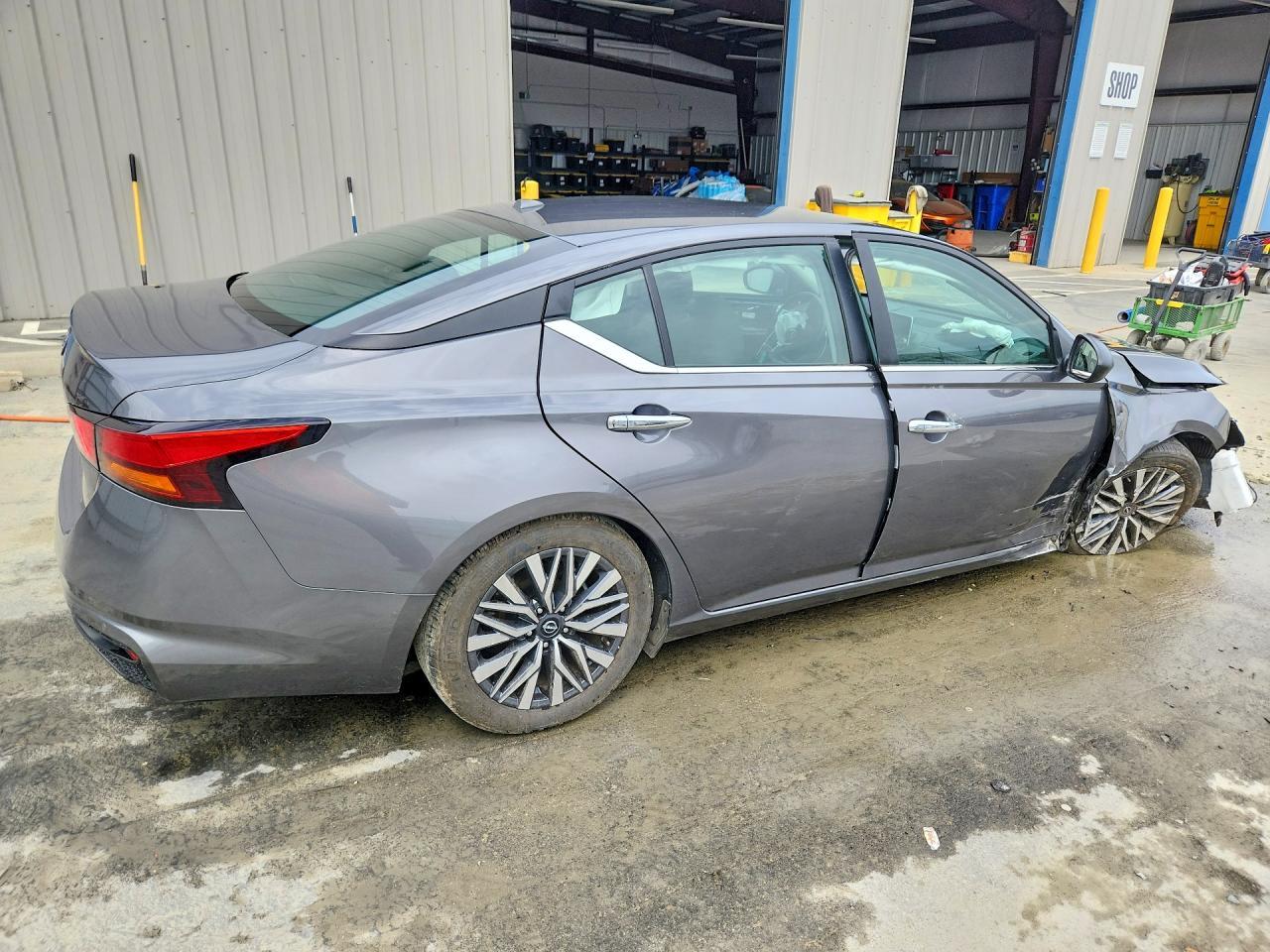 Nissan Altima - zdjęcie 3