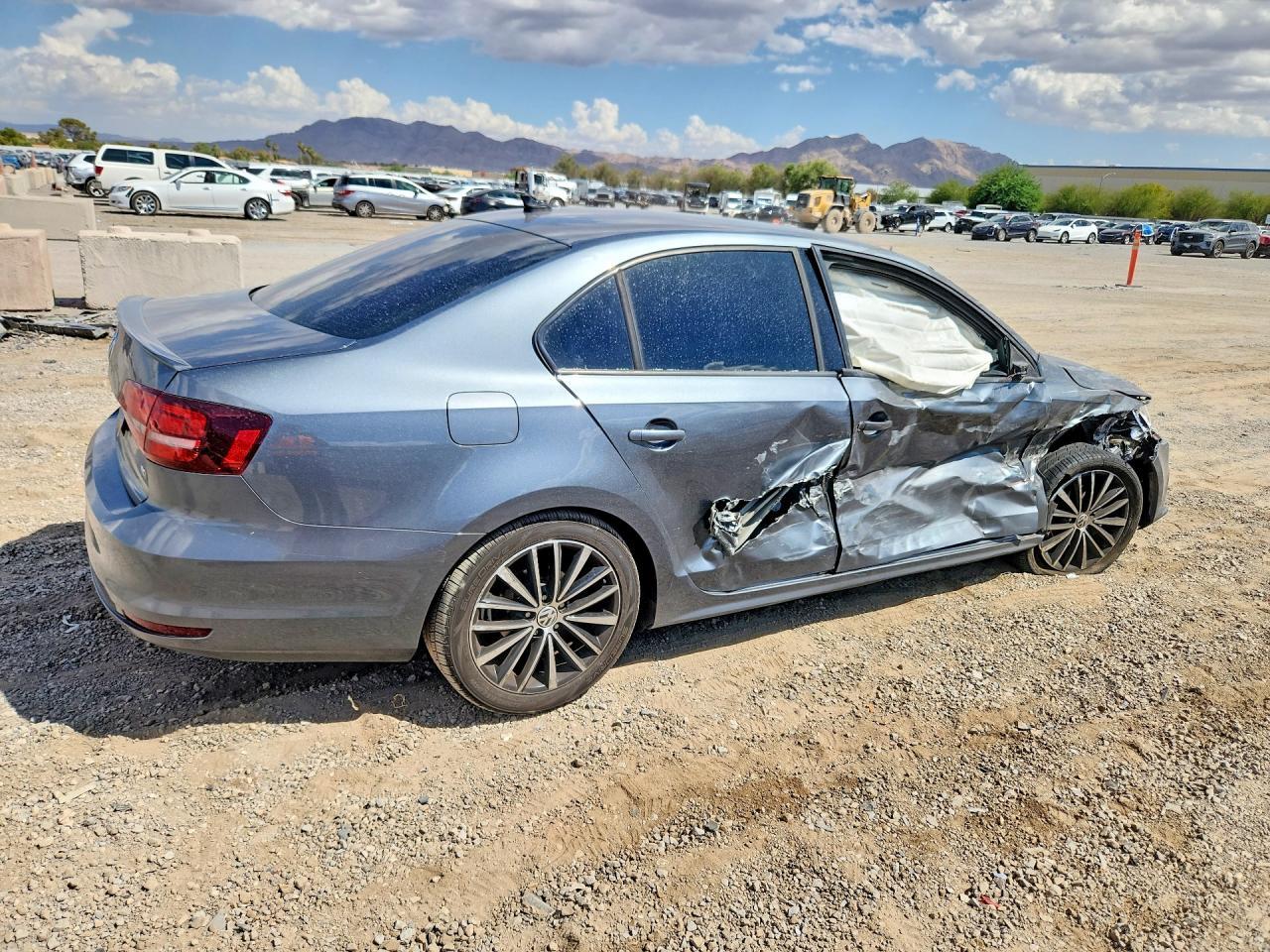 2016 Volkswagen Jetta Sport - zdjęcie 3