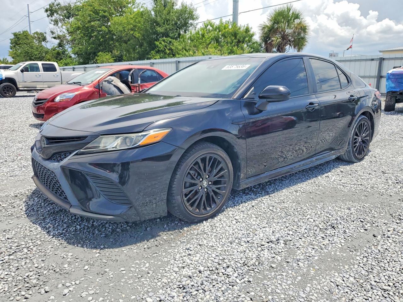 2019 Toyota Camry Se - zdjęcie główne