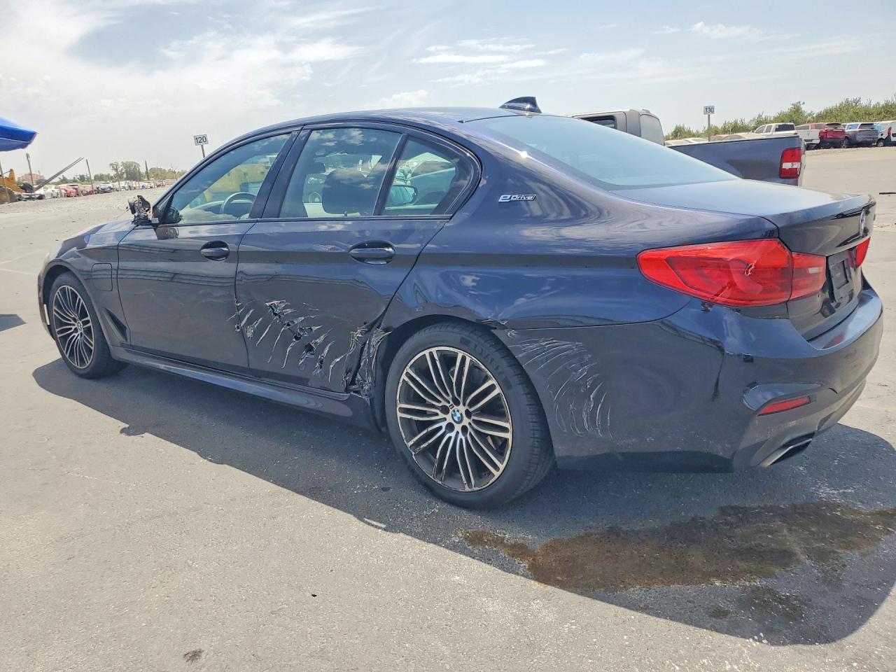 2019 BMW 530E - zdjęcie 2