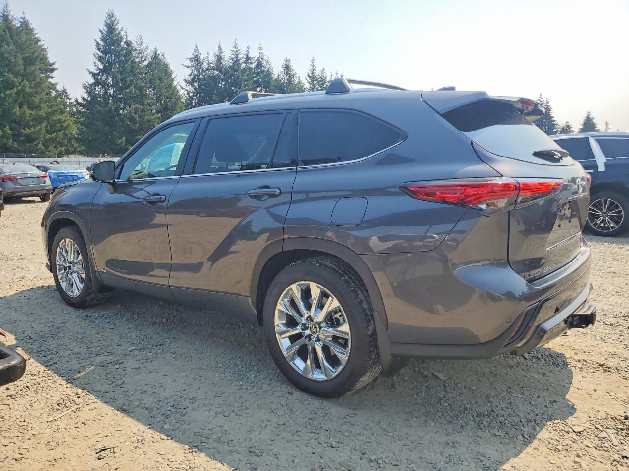 2023 Toyota Highlander Hybrid Limited - zdjęcie 2