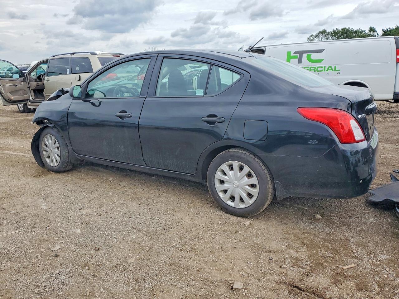 2015 Nissan Versa 1.6 S - zdjęcie 2