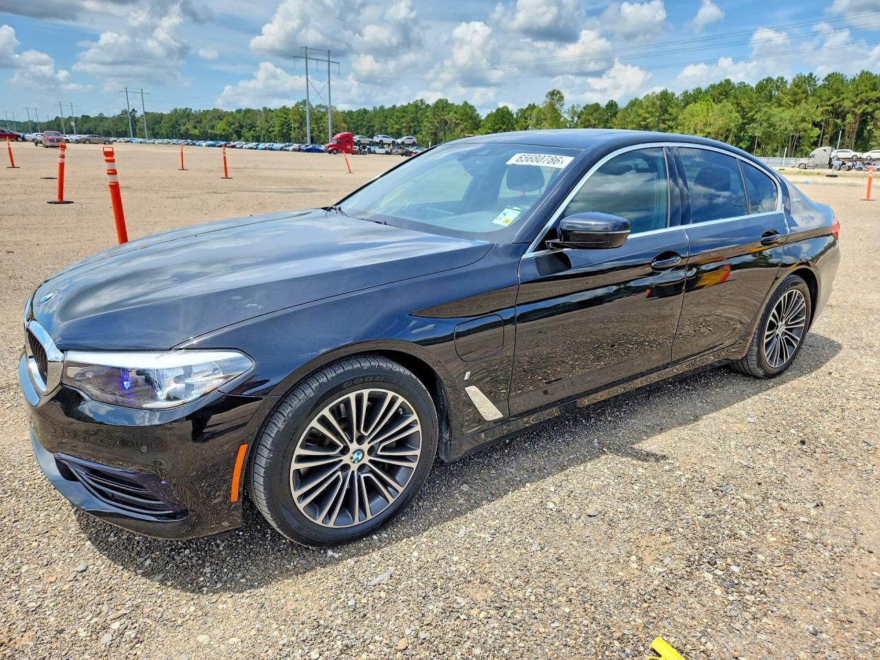 2019 BMW 530E - zdjęcie główne