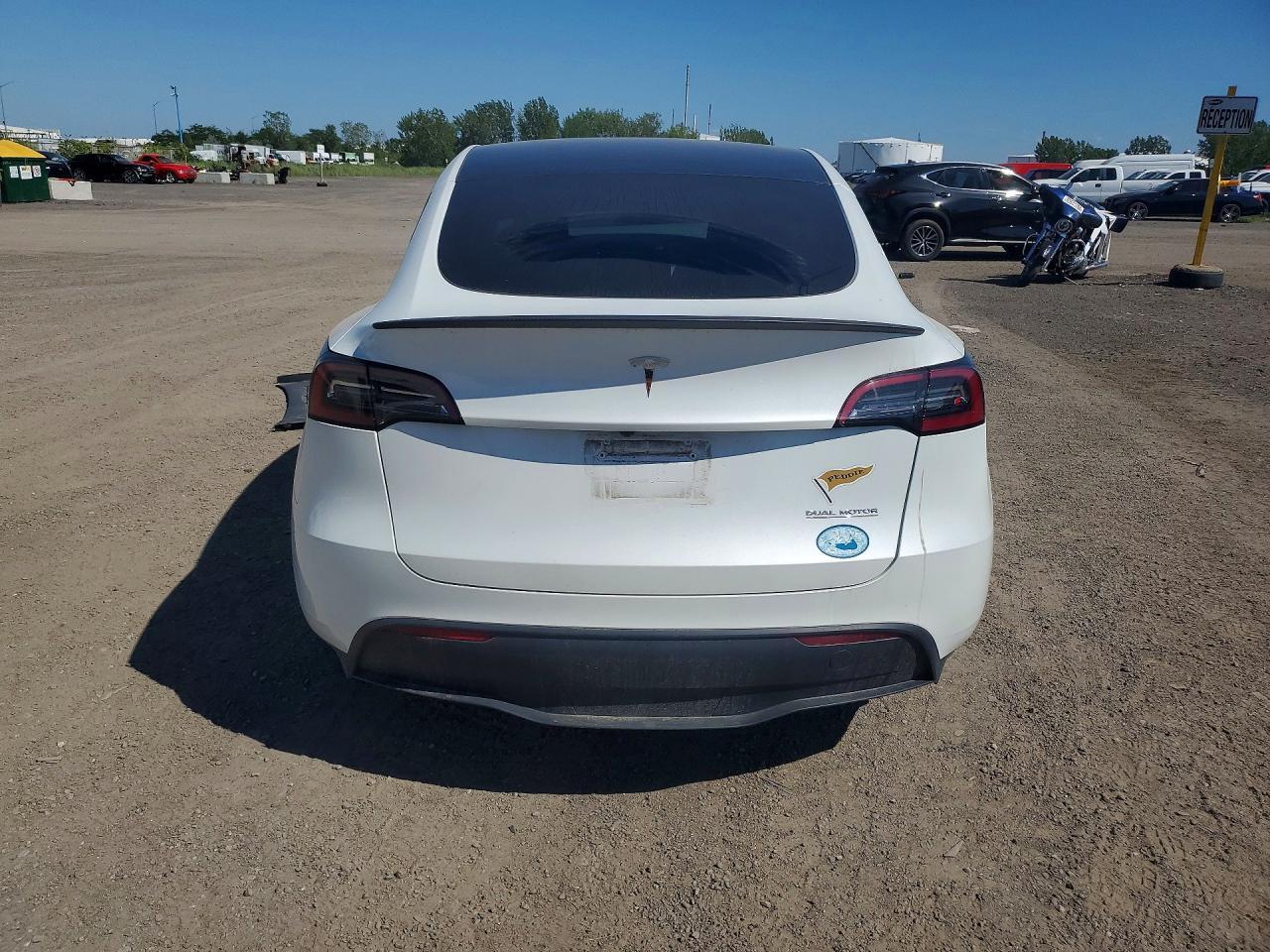 2024 Tesla Model Y - zdjęcie 6