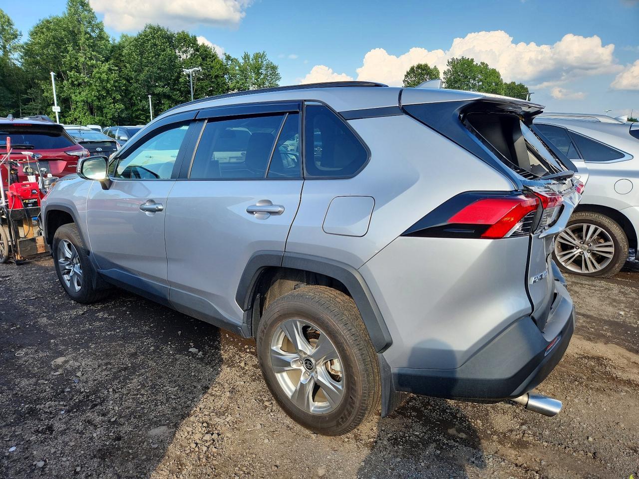 2024 Toyota Rav4 Xle - zdjęcie 2