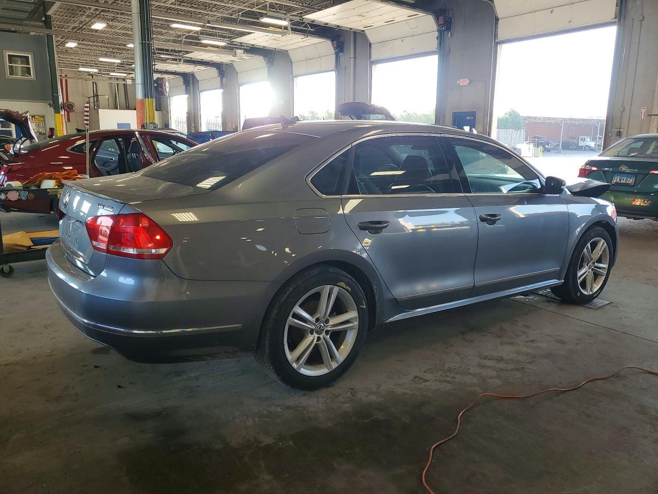 2015 Volkswagen Passat Sel - zdjęcie 3