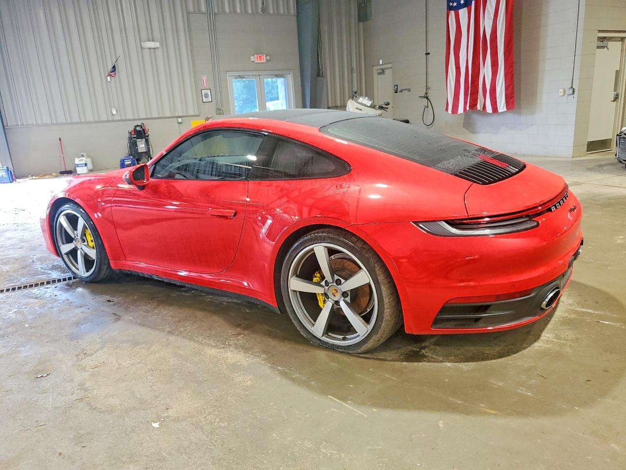 2021 Porsche 911 Carrera - zdjęcie 2