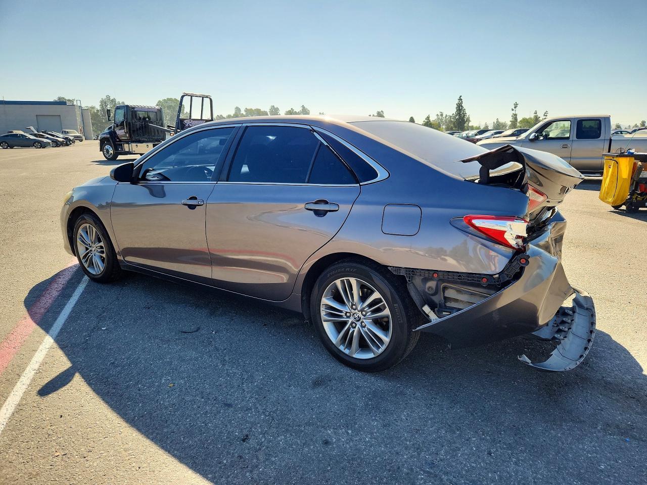 2015 Toyota Camry Se - zdjęcie 2