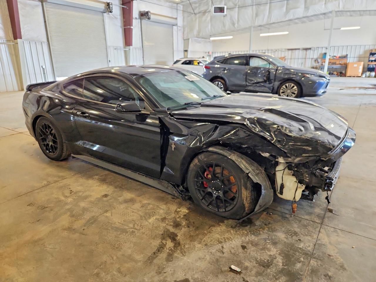 2015 Ford Mustang - zdjęcie 4