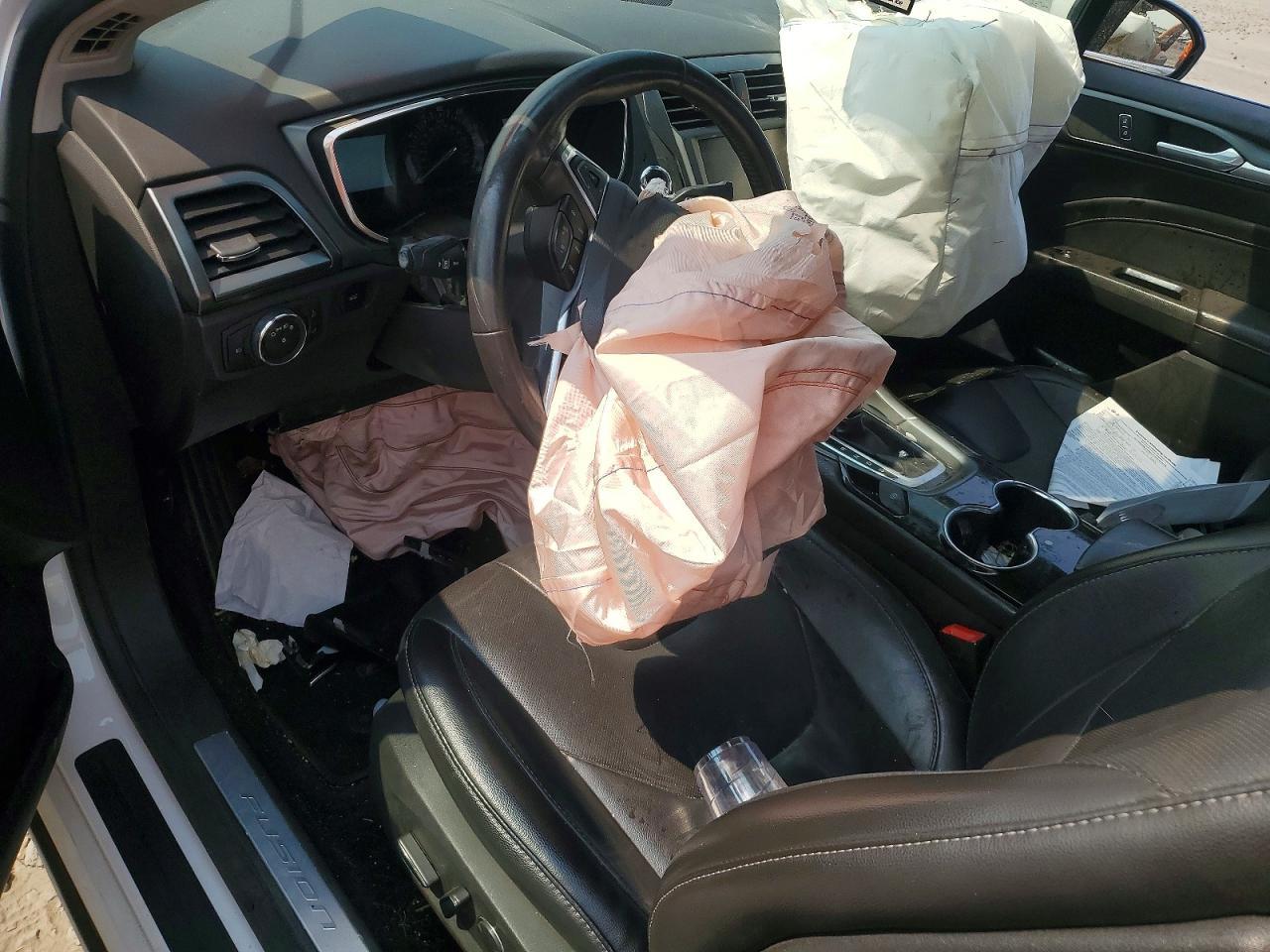 2014 Ford Fusion Titanium - zdjęcie 8