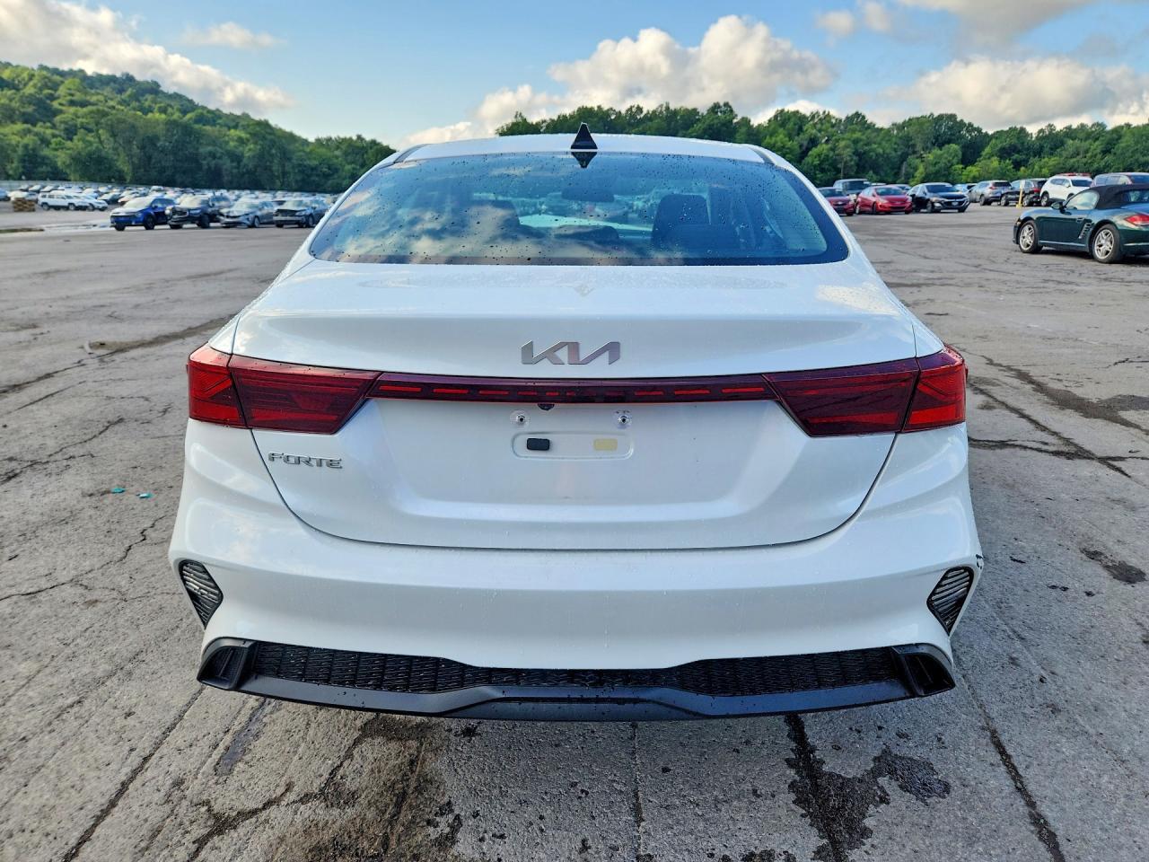 2024 Kia Forte Lxs - zdjęcie 6