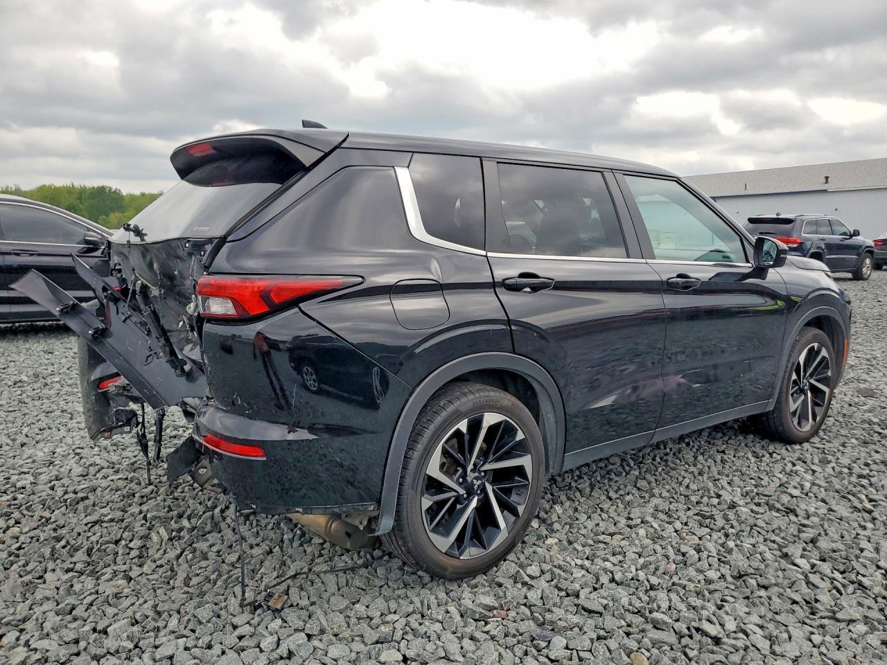 2024 Mitsubishi Outlander Se - zdjęcie 3