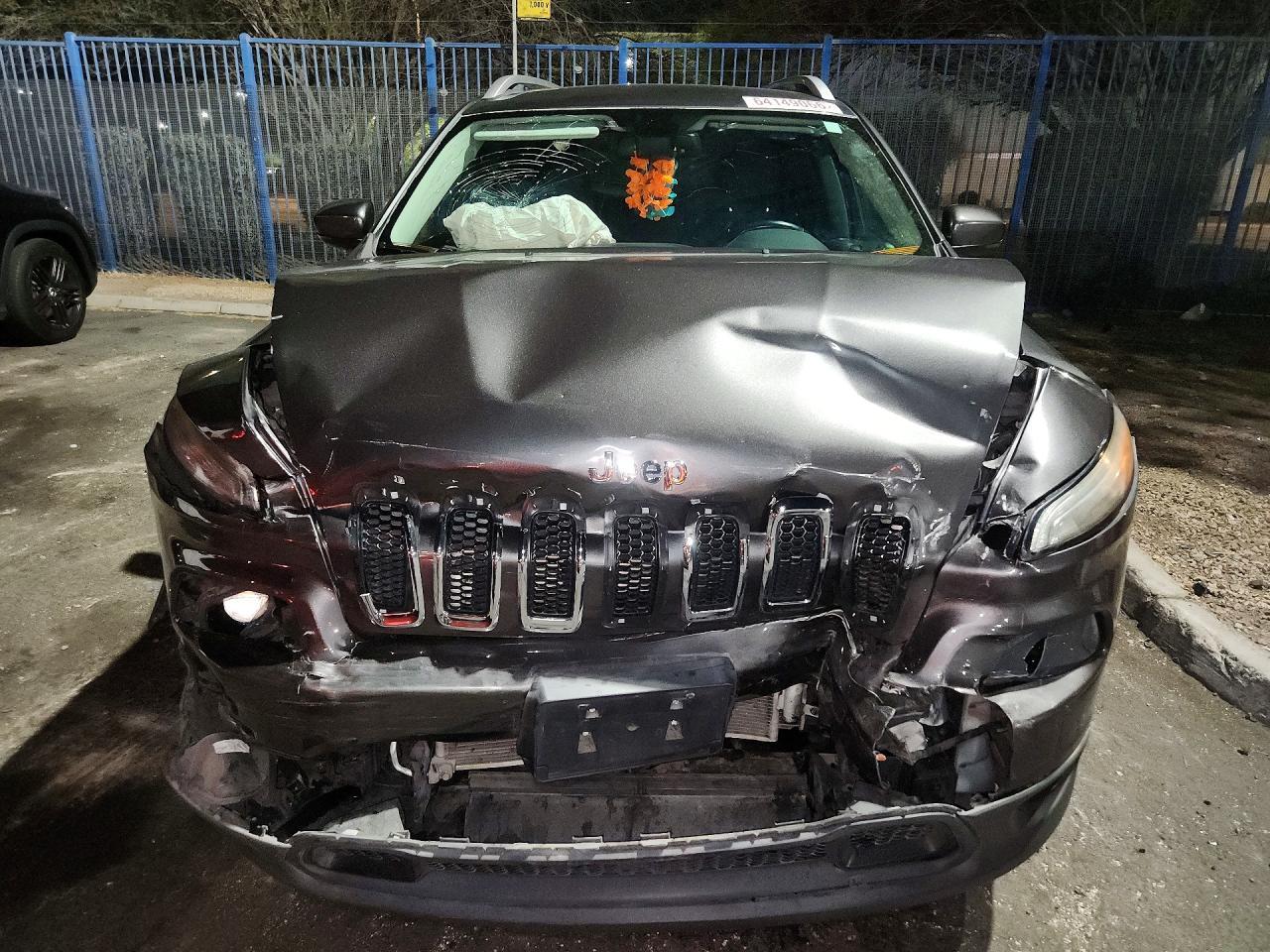 2016 Jeep Cherokee Latitude - zdjęcie 5