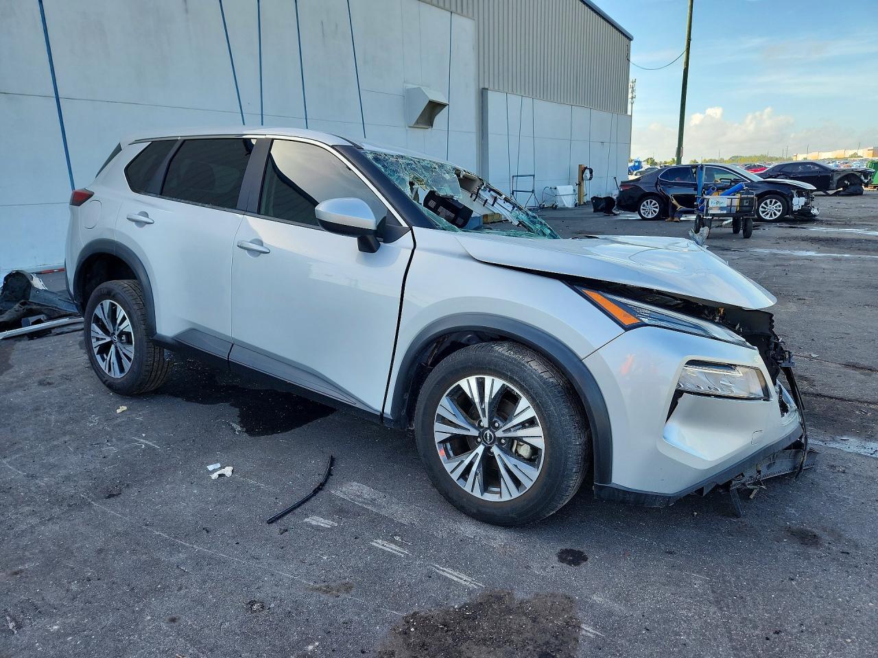 2023 Nissan Rogue Sv - zdjęcie 4