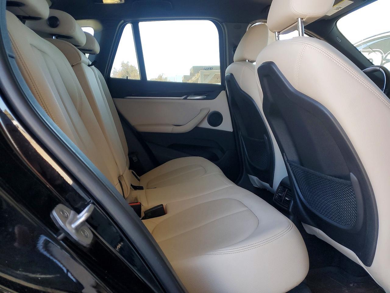 2021 BMW X1 xDrive28I - zdjęcie 10
