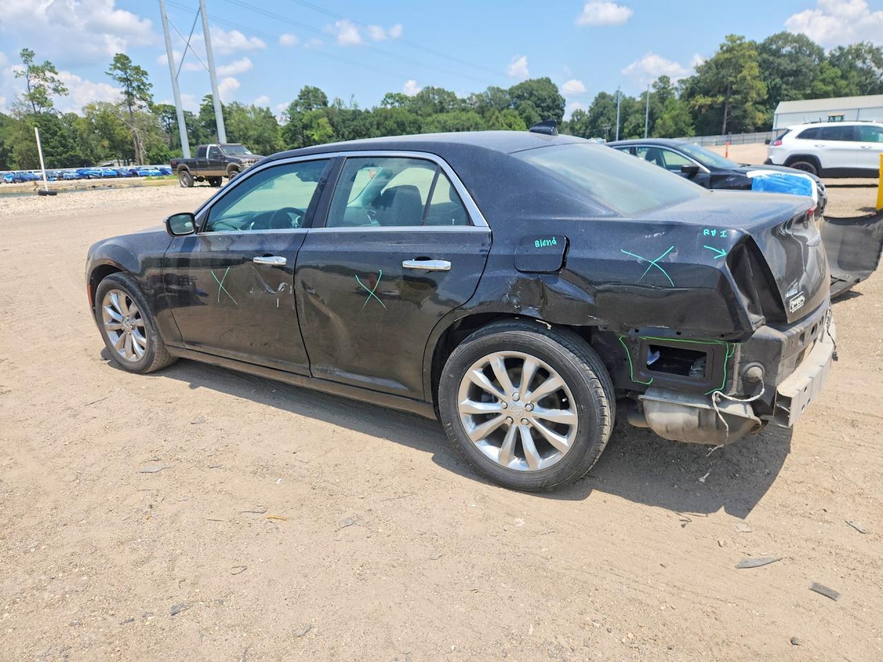 2020 Chrysler 300 Limited - zdjęcie 2