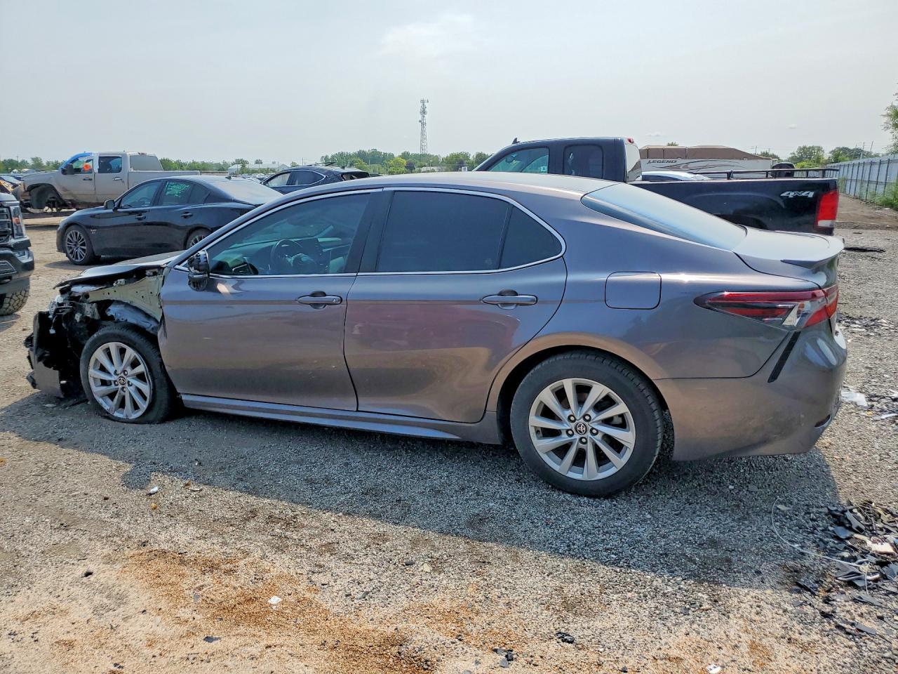 2022 Toyota Camry Se - zdjęcie 2