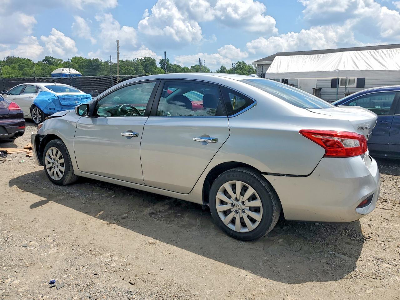 2017 Nissan Sentra Sv - zdjęcie 2