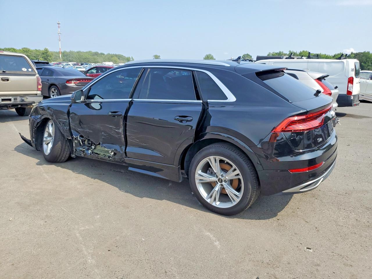 2022 Audi Q8 Premium Plus - zdjęcie 2