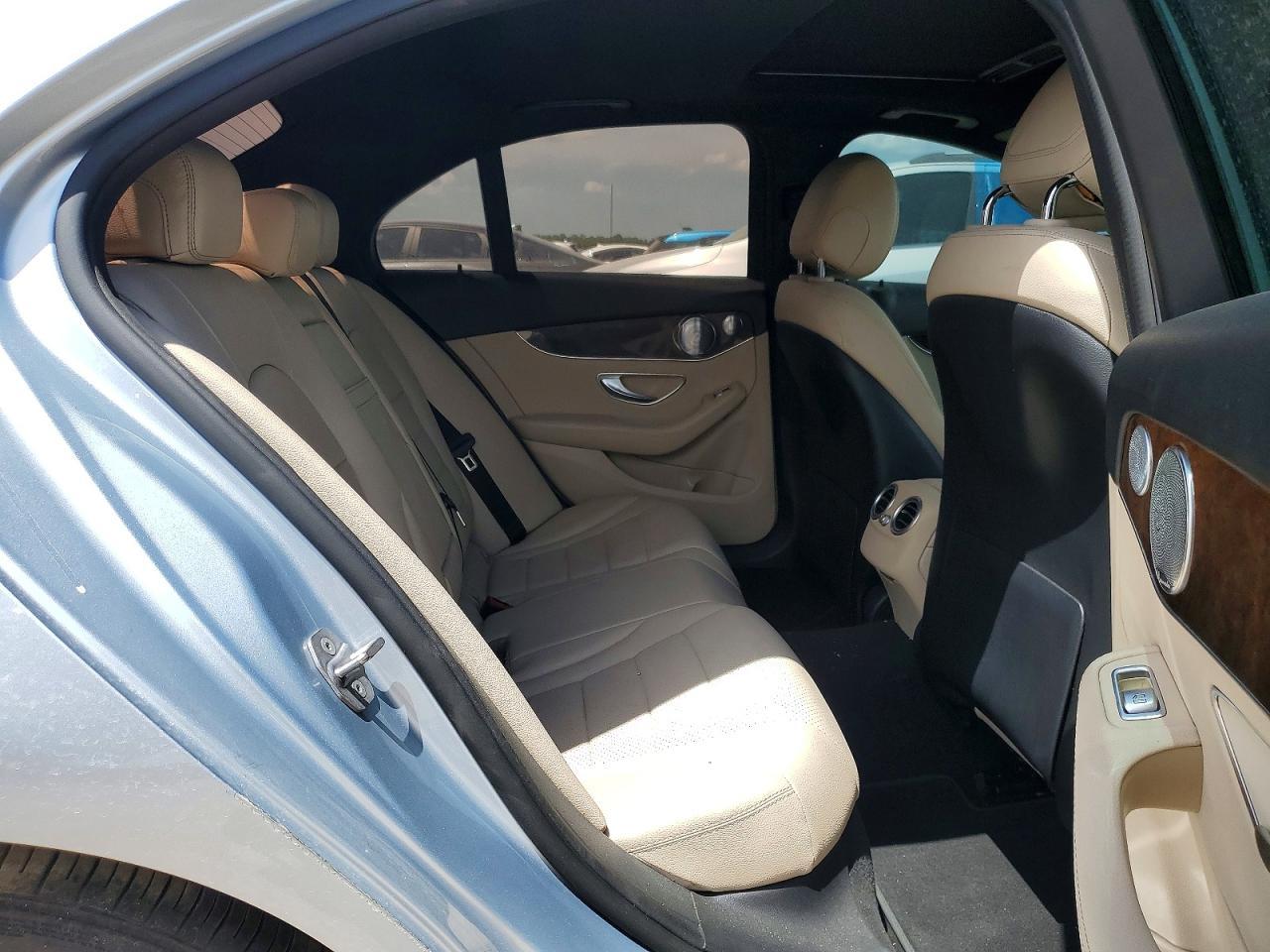 2018 Mercedes-Benz C 300 - zdjęcie 11