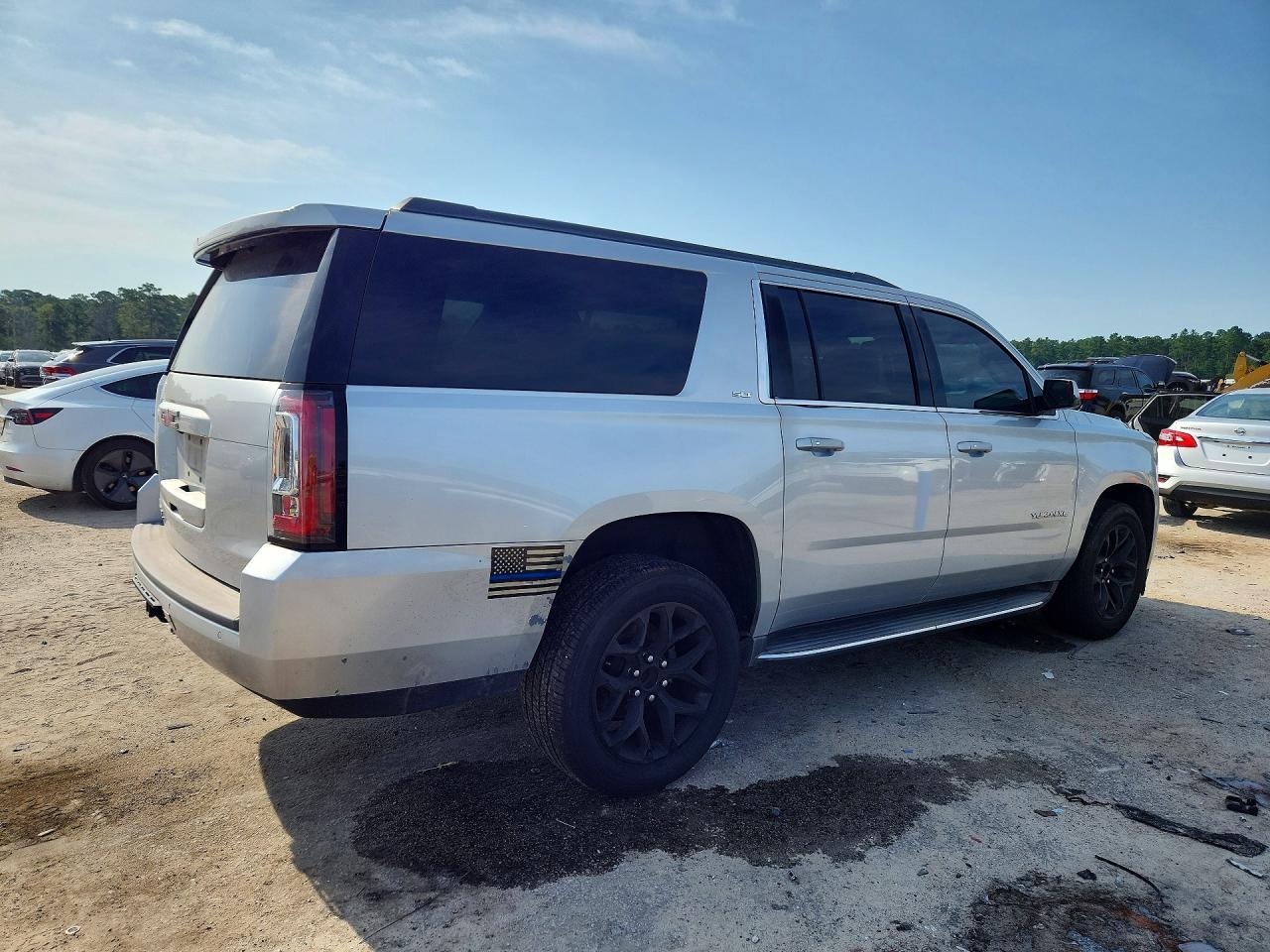 2016 GMC Yukon Xl C1500 Slt - zdjęcie 3