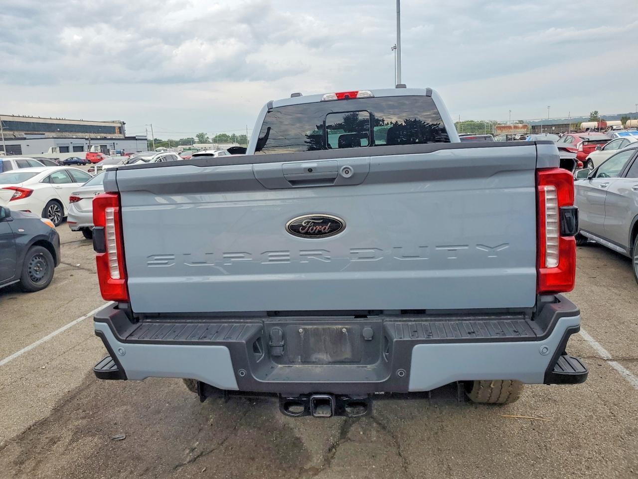 2024 Ford F350 Super Duty - zdjęcie 6
