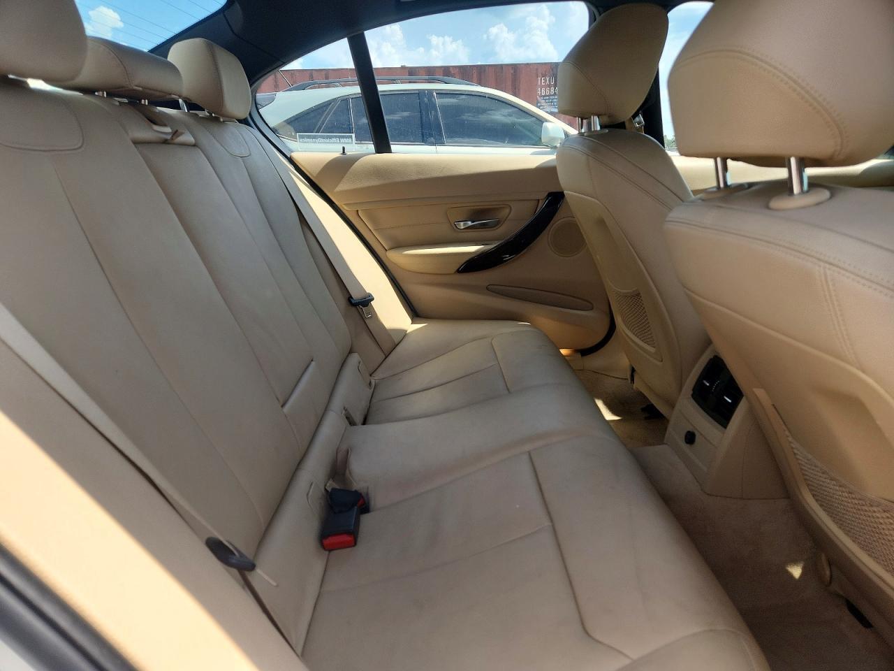 2015 BMW 328 I - zdjęcie 10