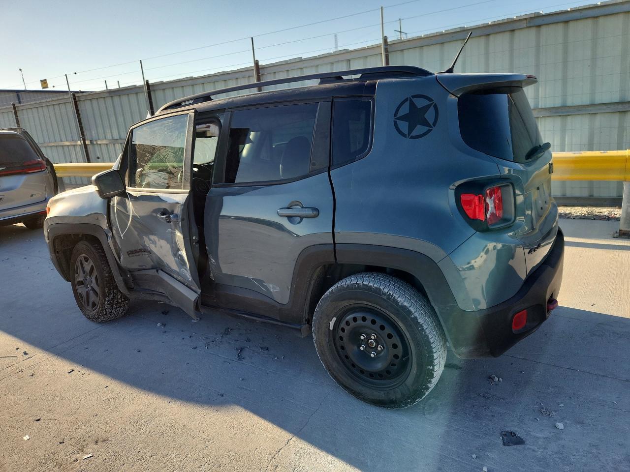 2017 Jeep Renegade Trailhawk - zdjęcie 2