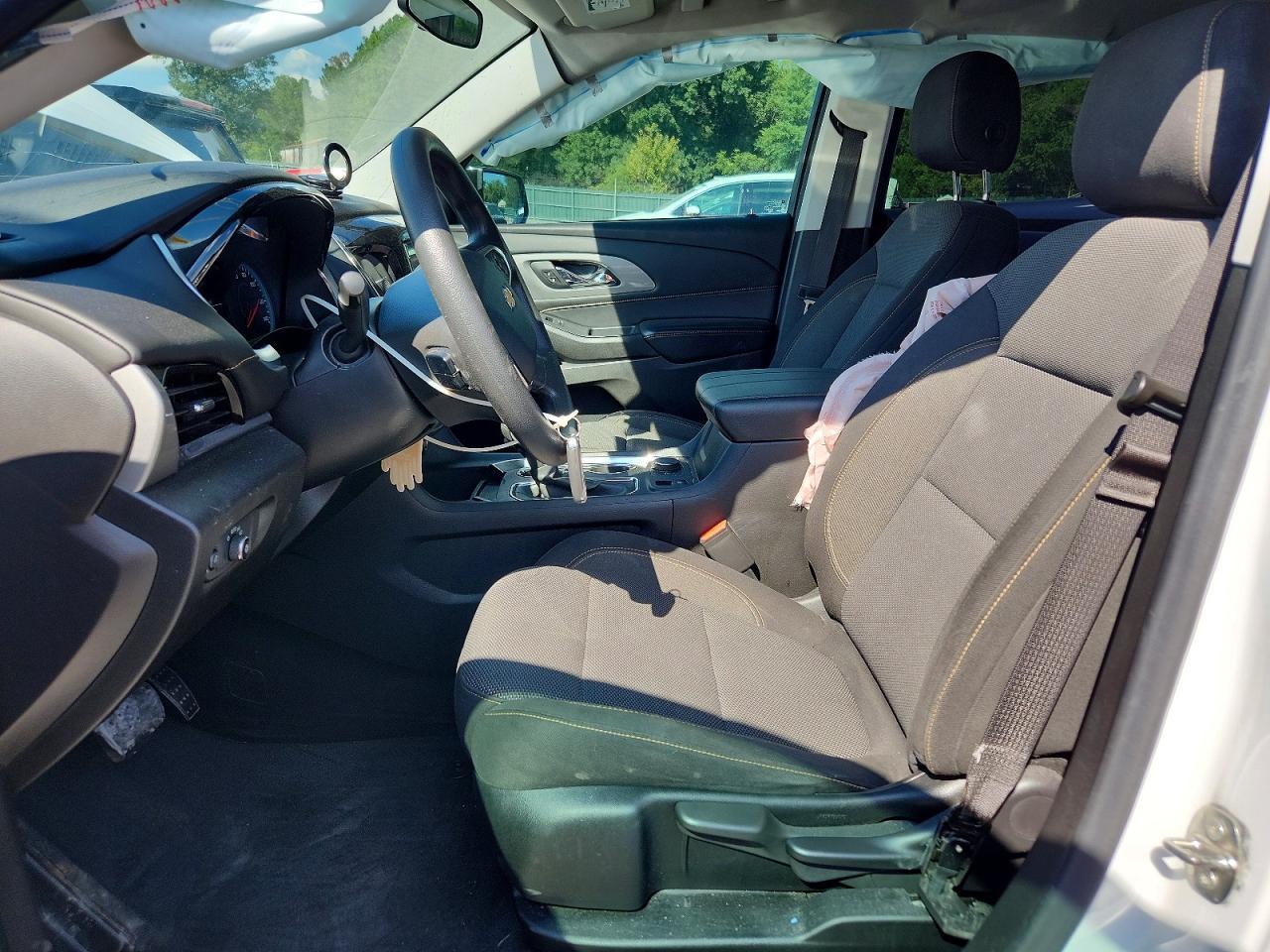 2021 Chevrolet Traverse Ls - zdjęcie 7