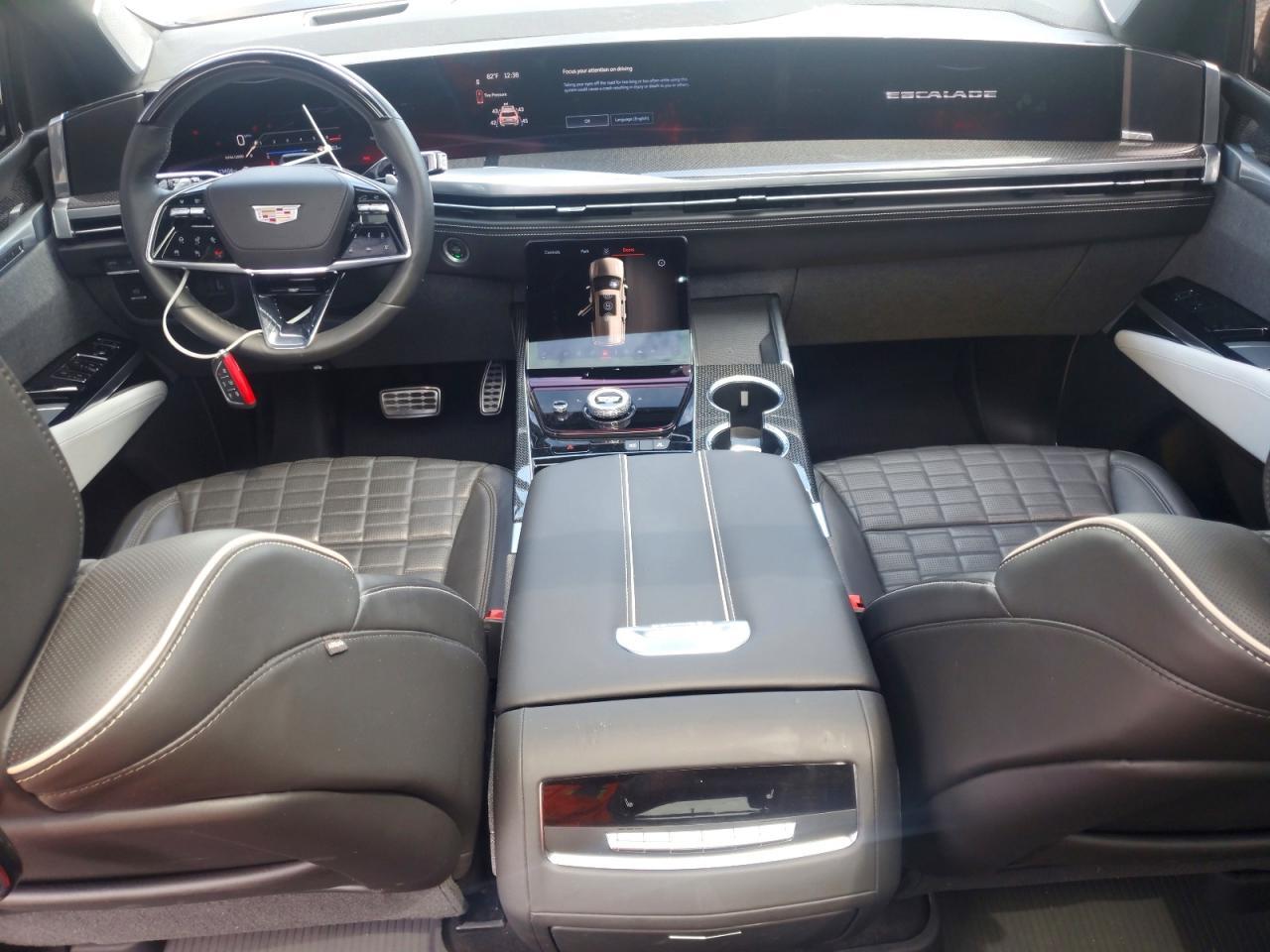 2025 Cadillac Escalade V - zdjęcie 8