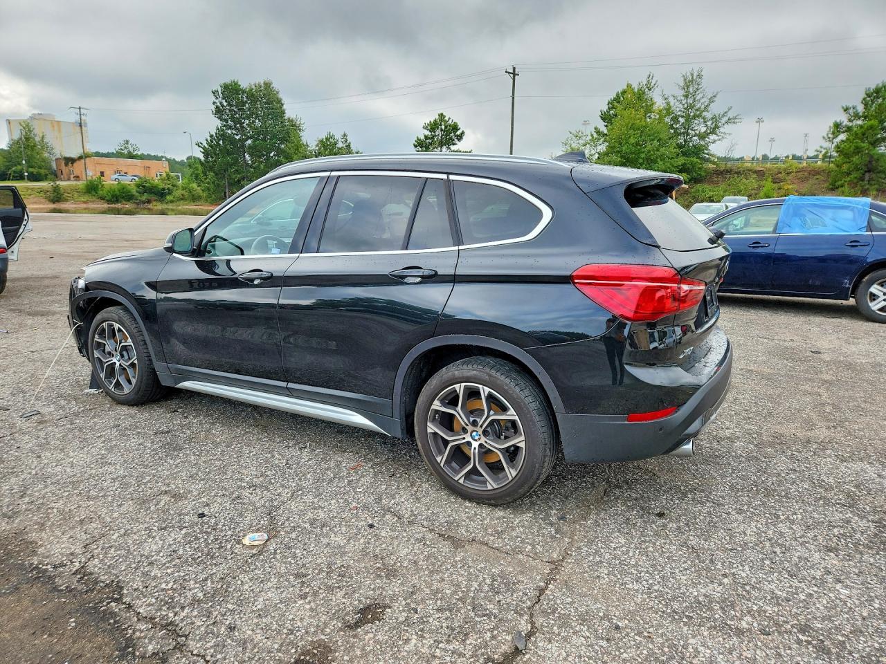 2022 BMW X1 xDrive28I - zdjęcie 2