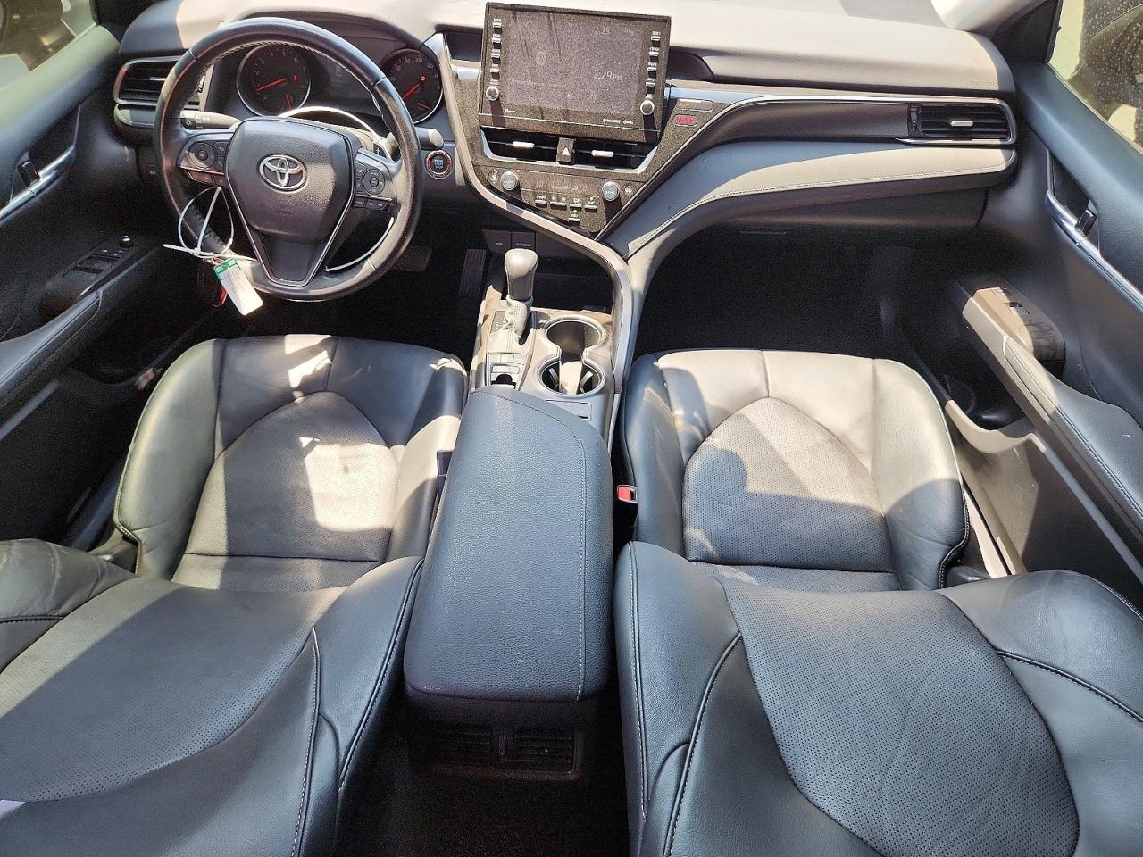 2022 Toyota Camry Xse - zdjęcie 8