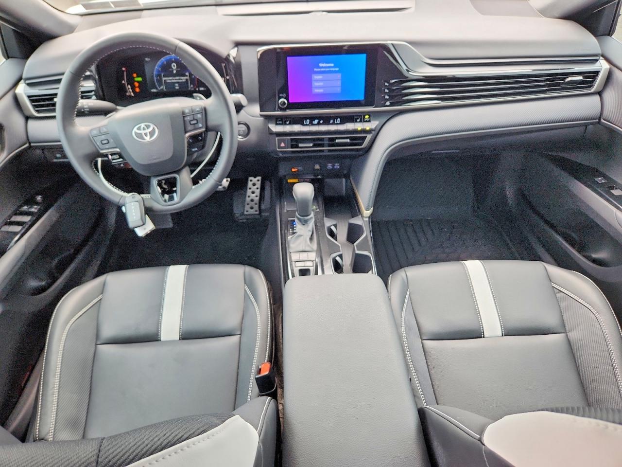 2025 Toyota Camry Se - zdjęcie 8
