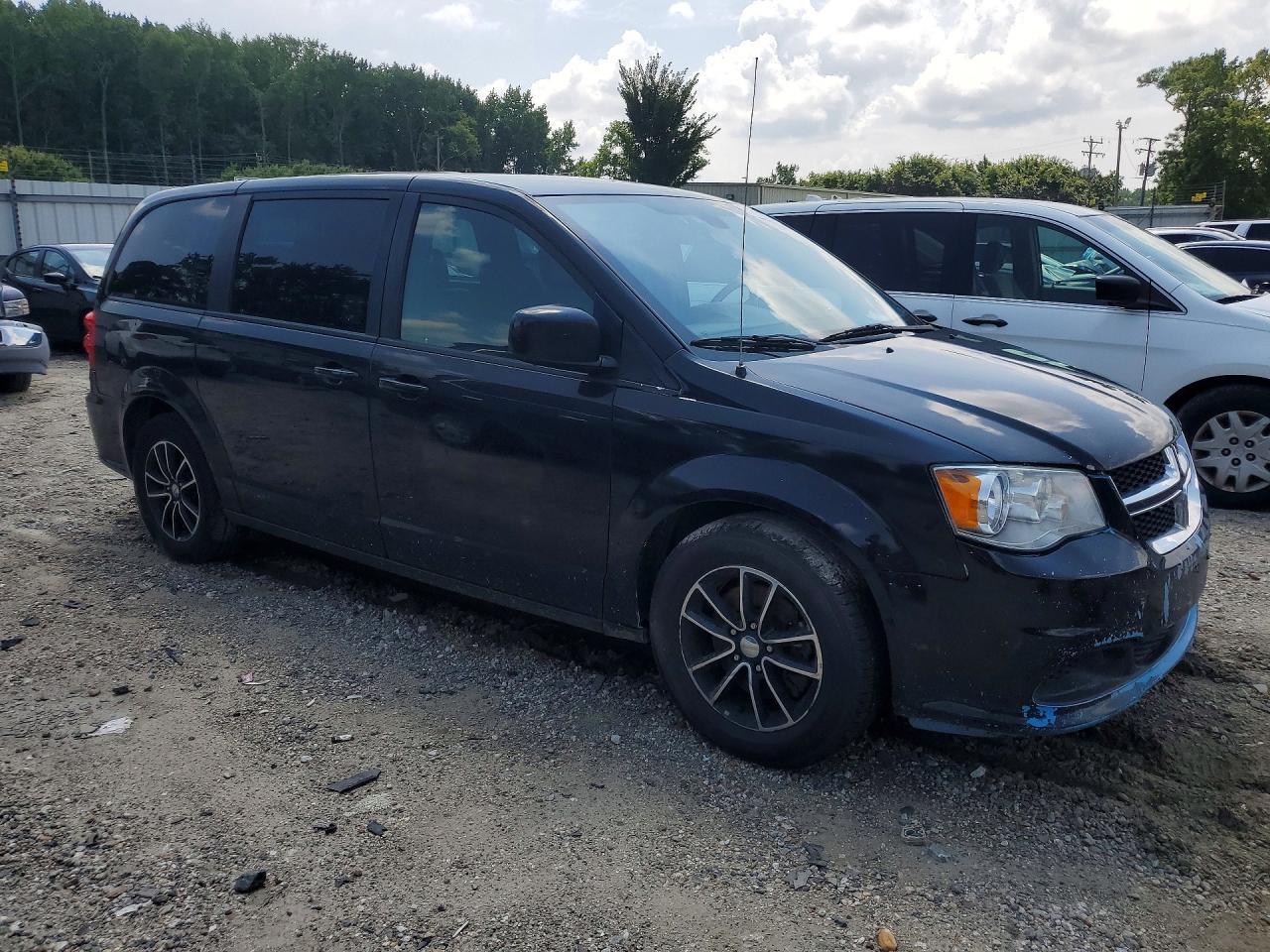 2019 Dodge Grand Caravan Gt - zdjęcie 4