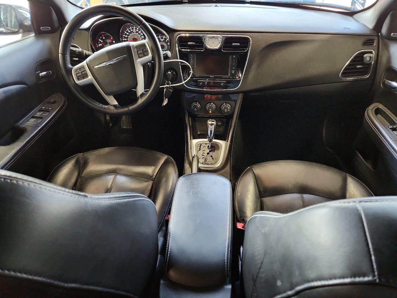 2014 Chrysler 200 Limited - zdjęcie 8