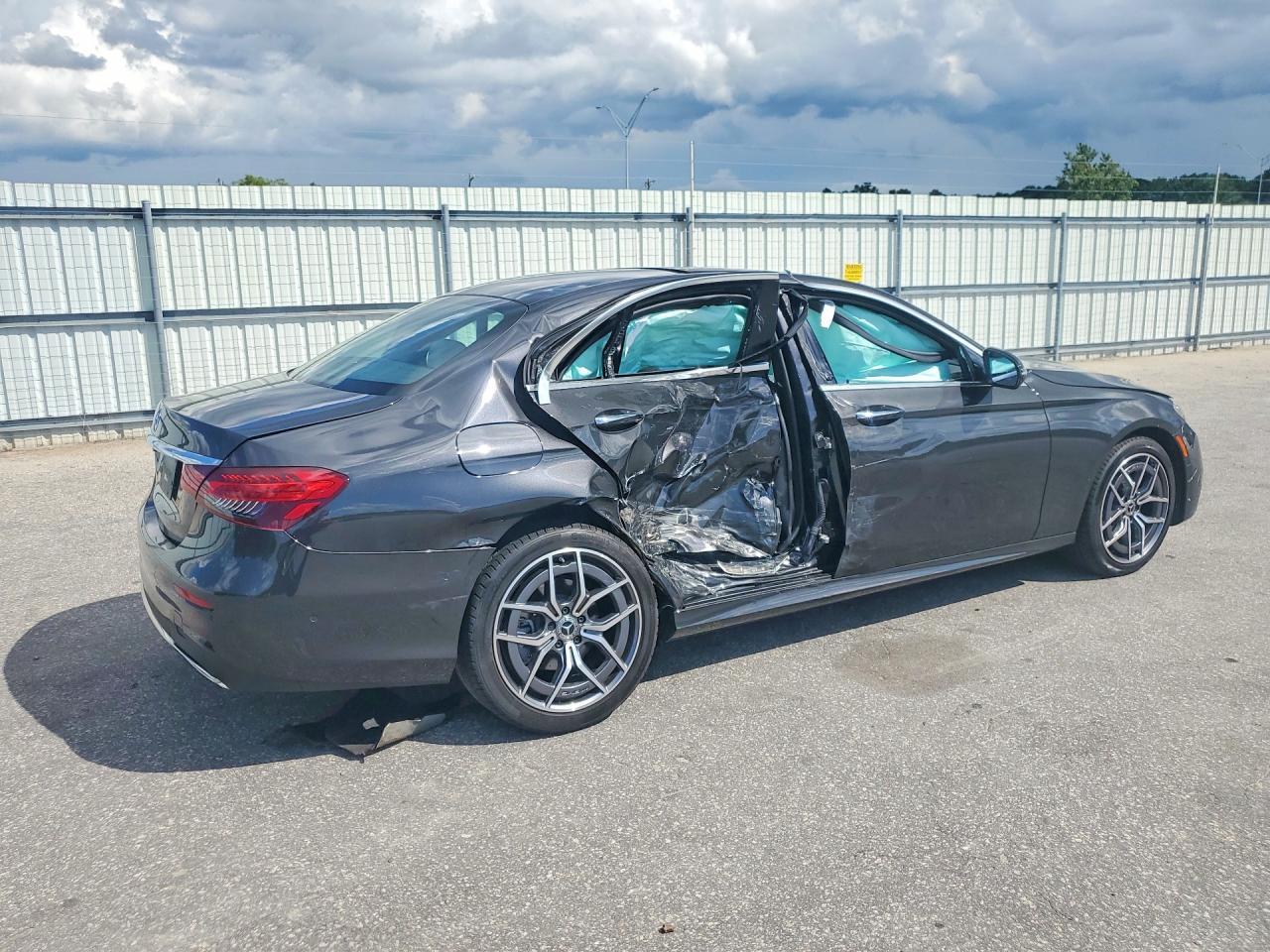 2023 Mercedes-Benz E 350 - zdjęcie 3